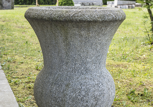 Vasi Funerari, Sfere Tombali e Urne, Biella